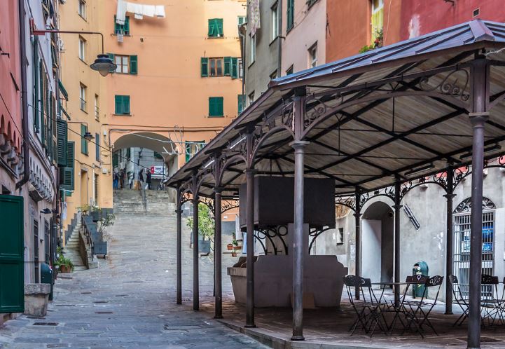  Genova, ragazza rapinata del telefonino mentre ascolta la musica sotto casa