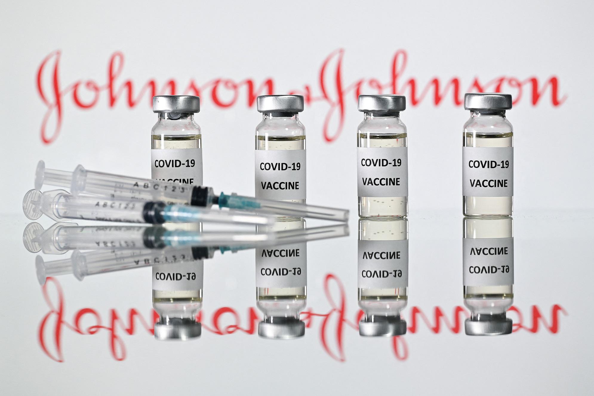 Vaccini: oggi a Pratica di Mare 184mila dosi Johnson & Johnson