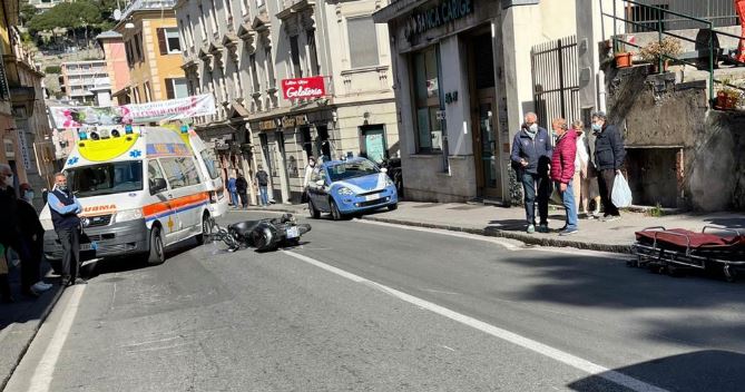 Nervi, morta l'anziana investita da uno scooter in via Oberdan