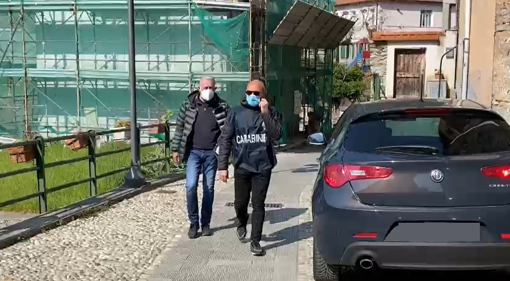 Uccide la moglie e il cane, la donna aveva provato a difendersi