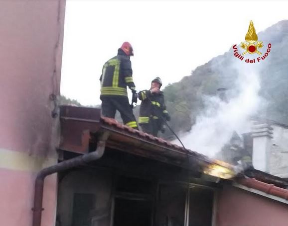 Val Graveglia: brucia divano, intossicati figlio disabile e genitori