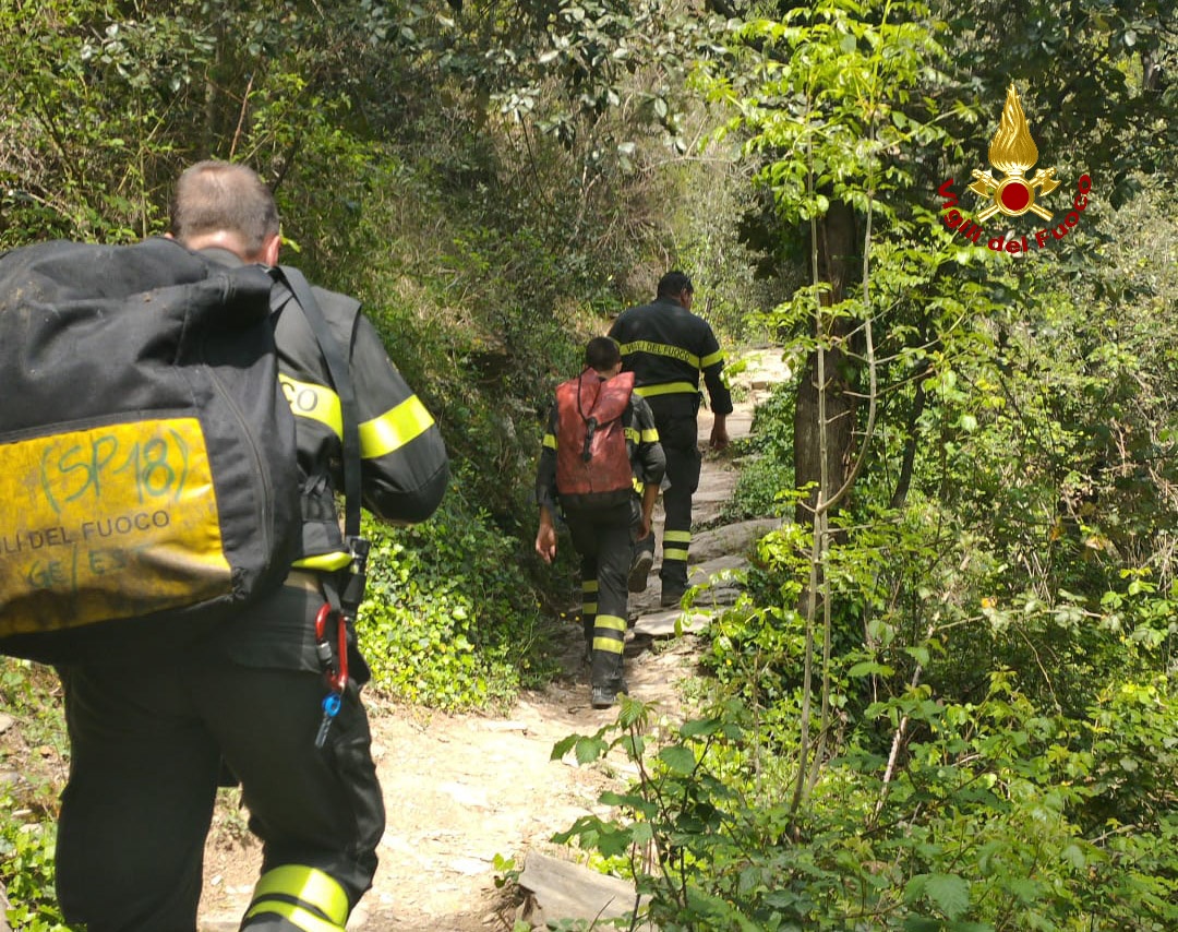 Gite della domenica a Genova, escursionisti si feriscono sulle alture di Nervi