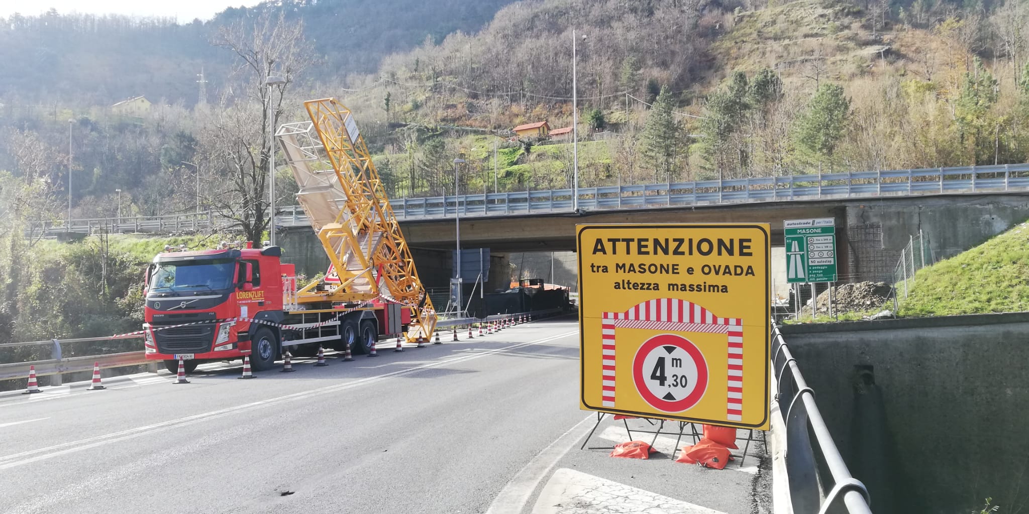 A26, due notti di disagi: 21 e 22 maggio, chiuso il casello di Masone per chi arriva da nord