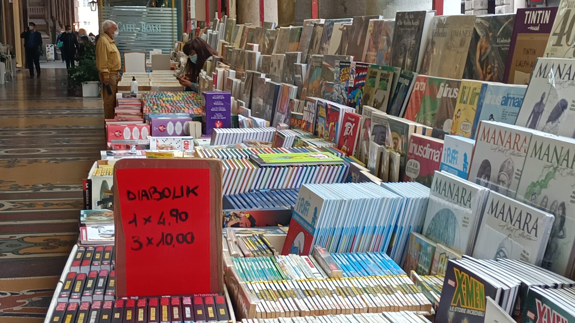 Genova, fiere vietate per covid: i librai s'inventano il mercatino diffuso