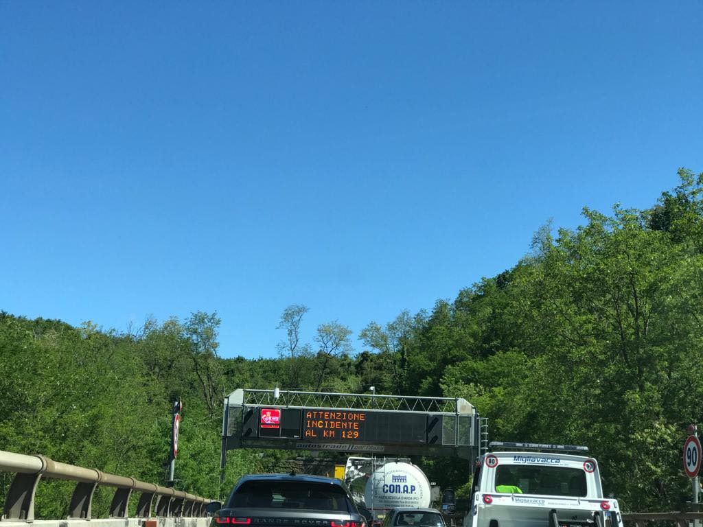 Caos autostrade, incidente sulla A7 e coda tra Genova Ovest e Bolzaneto