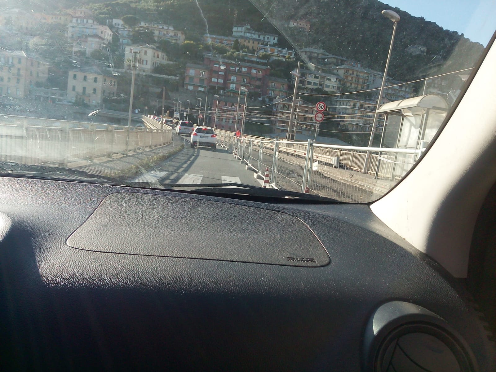 Lavori sul ponte di Sori, le code e i disagi sono anche in Aurelia