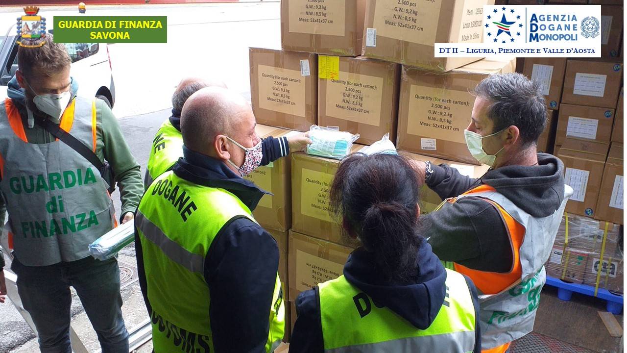 Sequestrati 1140 motori elettrici non finiti nel porto di Vado Ligure