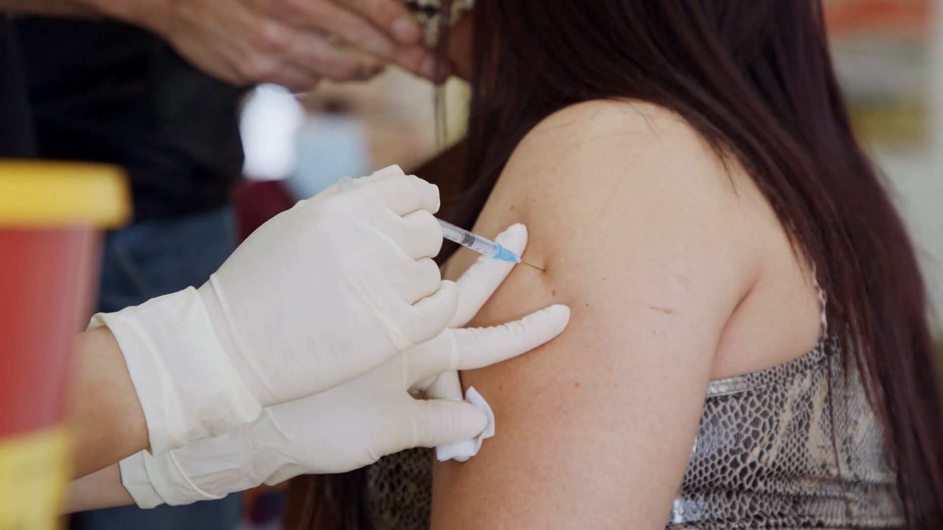 Vaccini ai turisti, la Liguria dopo il Piemonte apre anche alla Lombardia