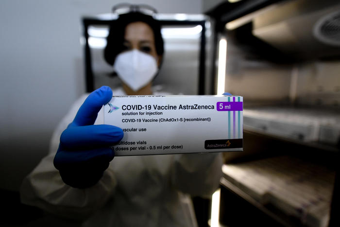 Reazioni avverse, sospeso in via precauzionale il lotto di Astrazeneca