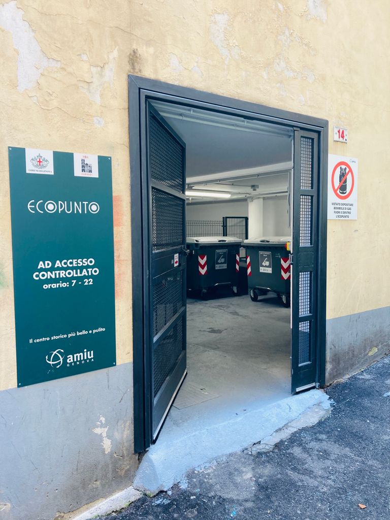 Centro Storico di Genova: attivo il nuovo ecopunto di vico del Dragone