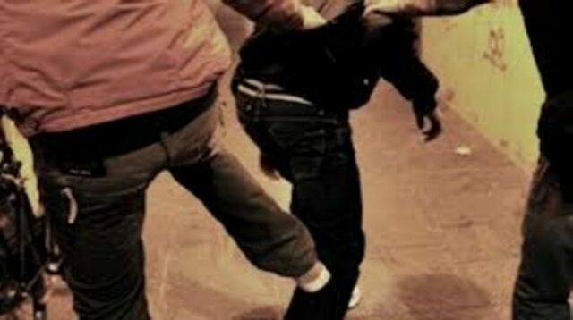 Rapallo, tre ragazzi aggrediscono e picchiano un 39enne: denunciati