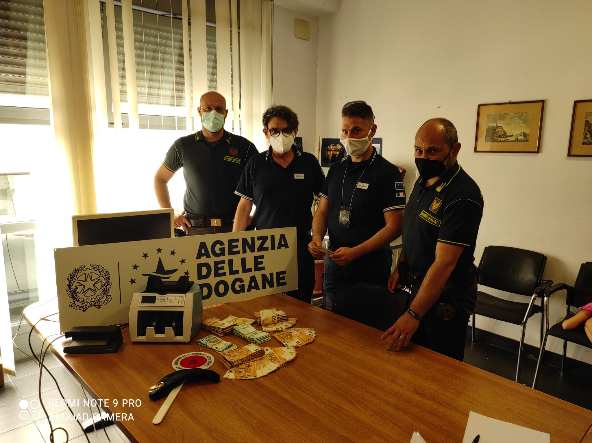 Valuta non dichiarata per 141mila euro nel porto di Genova