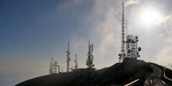 Genova, gli anarchici rivendicano sul web l'incendio ai tralicci Tim e Terna 
