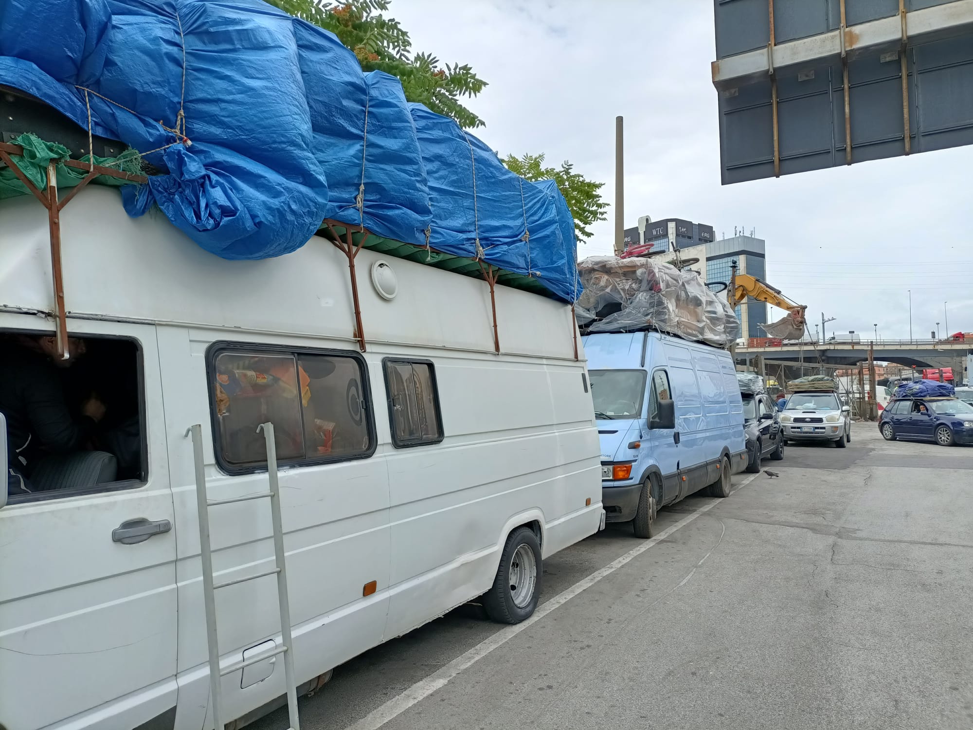 Genova, l'assalto di diecimila passeggeri manda in tilt porto e angiporto