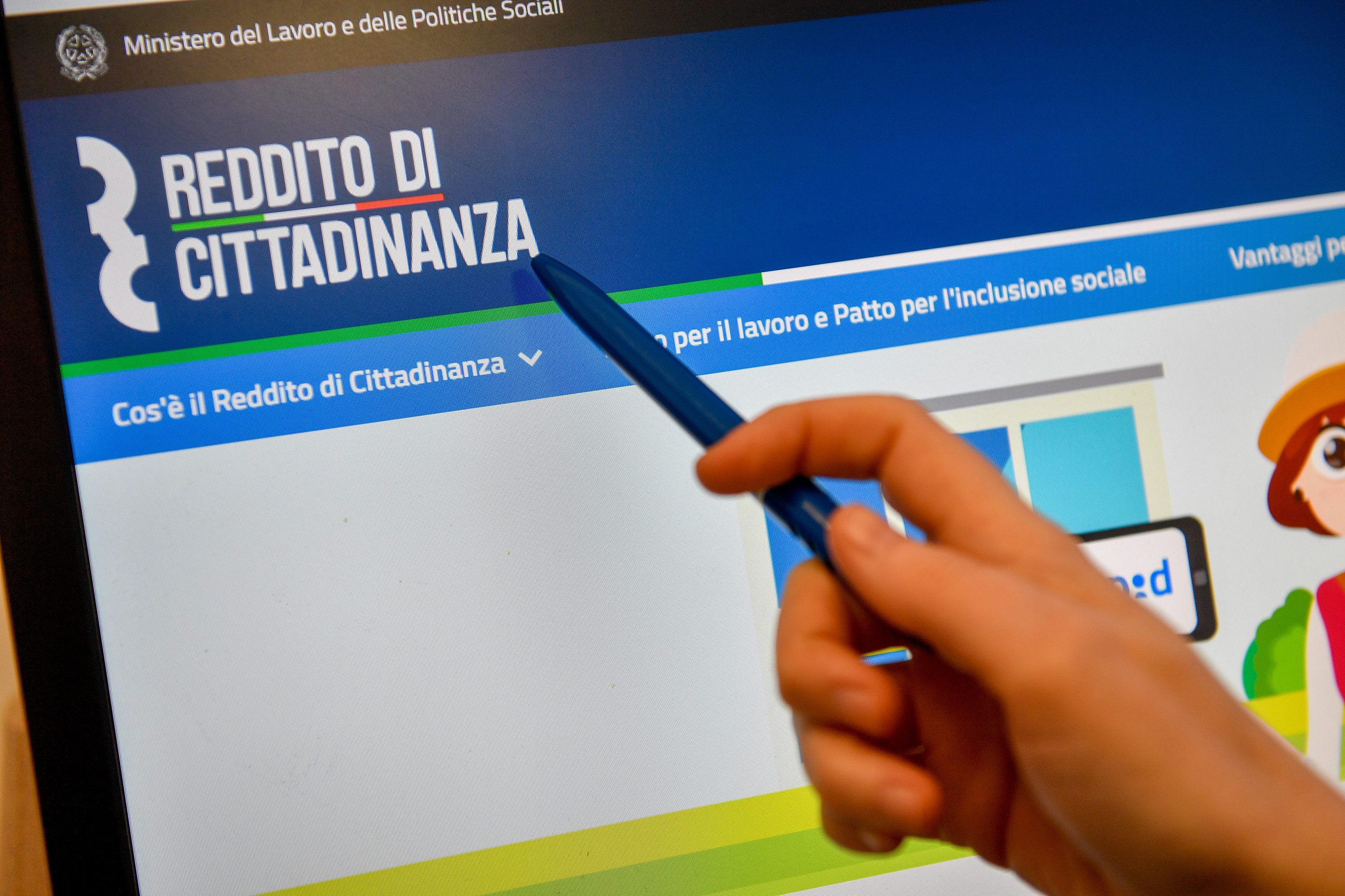 Reddito di cittadinanza irregolare, Viale: 