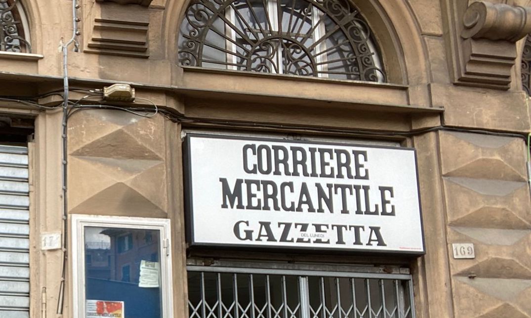 Fiamme nel palazzo che fu del 