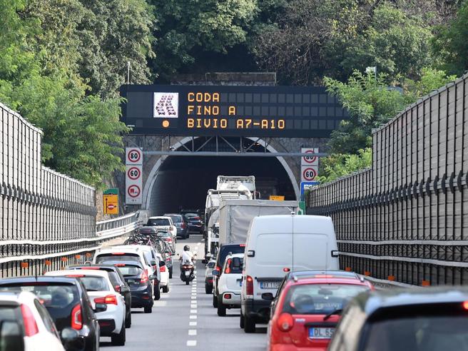 Autostrade caos in Liguria: rientro dalle Riviere, code in A10 e A12