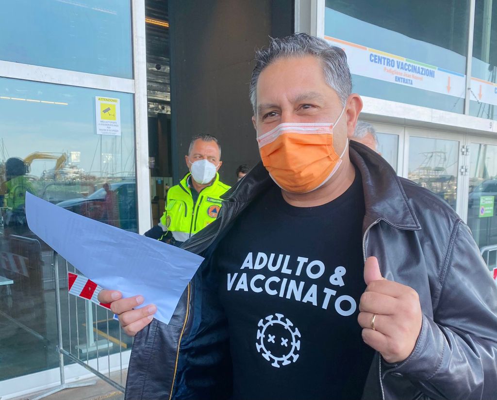 Vaccini, 25mila nuovi prenotati. Toti: 