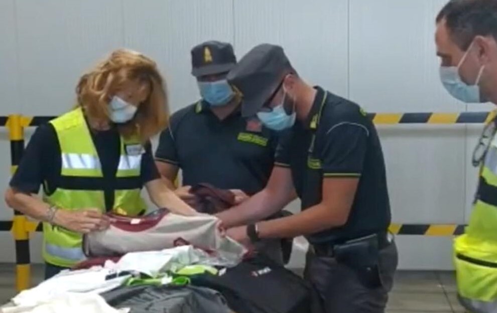 Turista russo arriva con denaro non dichiarato: beccato dall'Agenzia delle dogane