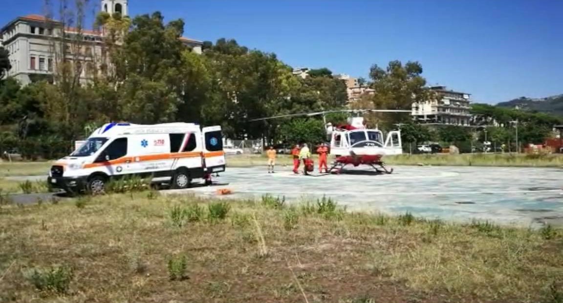 Imperia, bimbo trasportato d'urgenza in elicottero al Gaslini