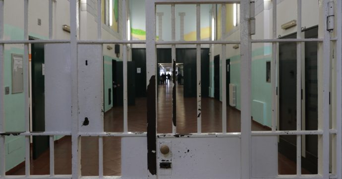 Genova, detenuto psichiatrico aggredisce comandante del carcere di Marassi
