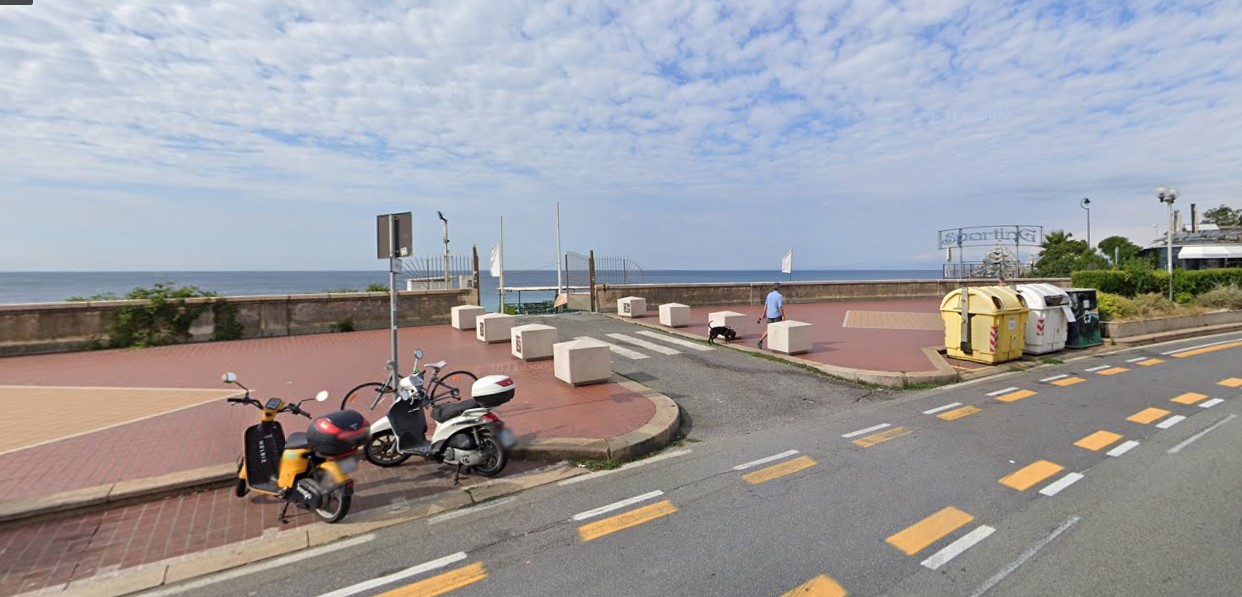 Lounge bar aperto in corso Italia a Genova nonostante il divieto: arriva la polizia locale 