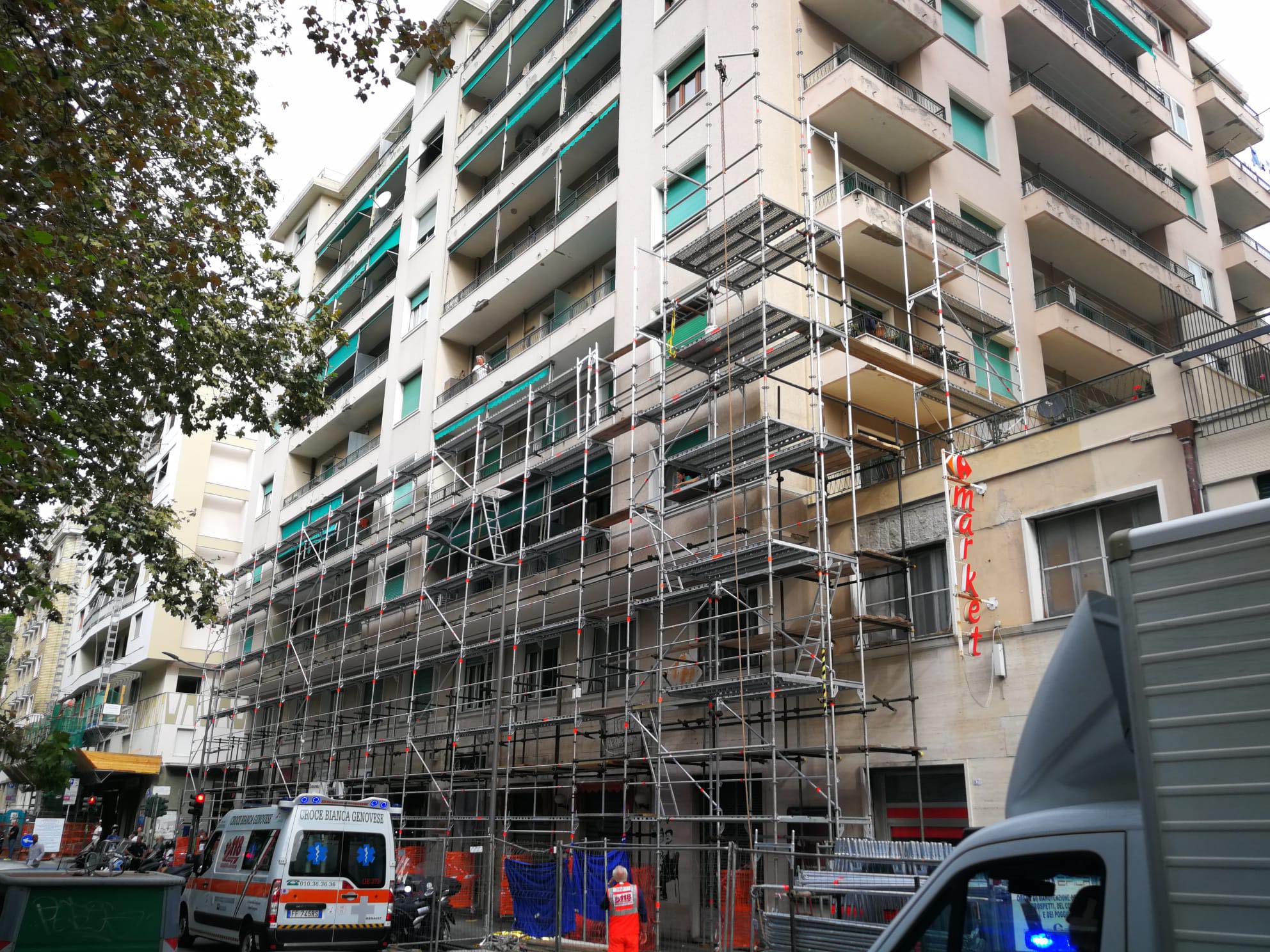 Genova: operaio cade da un ponteggio da circa una decina di metri, grave