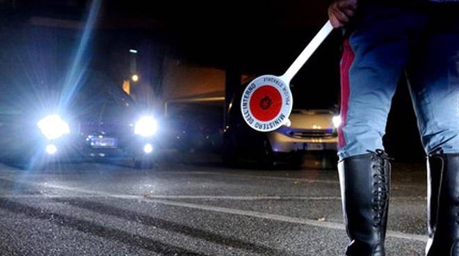 Genova, inseguito in autostrada: trafficante fugge abbandonando 150 kg di hashish