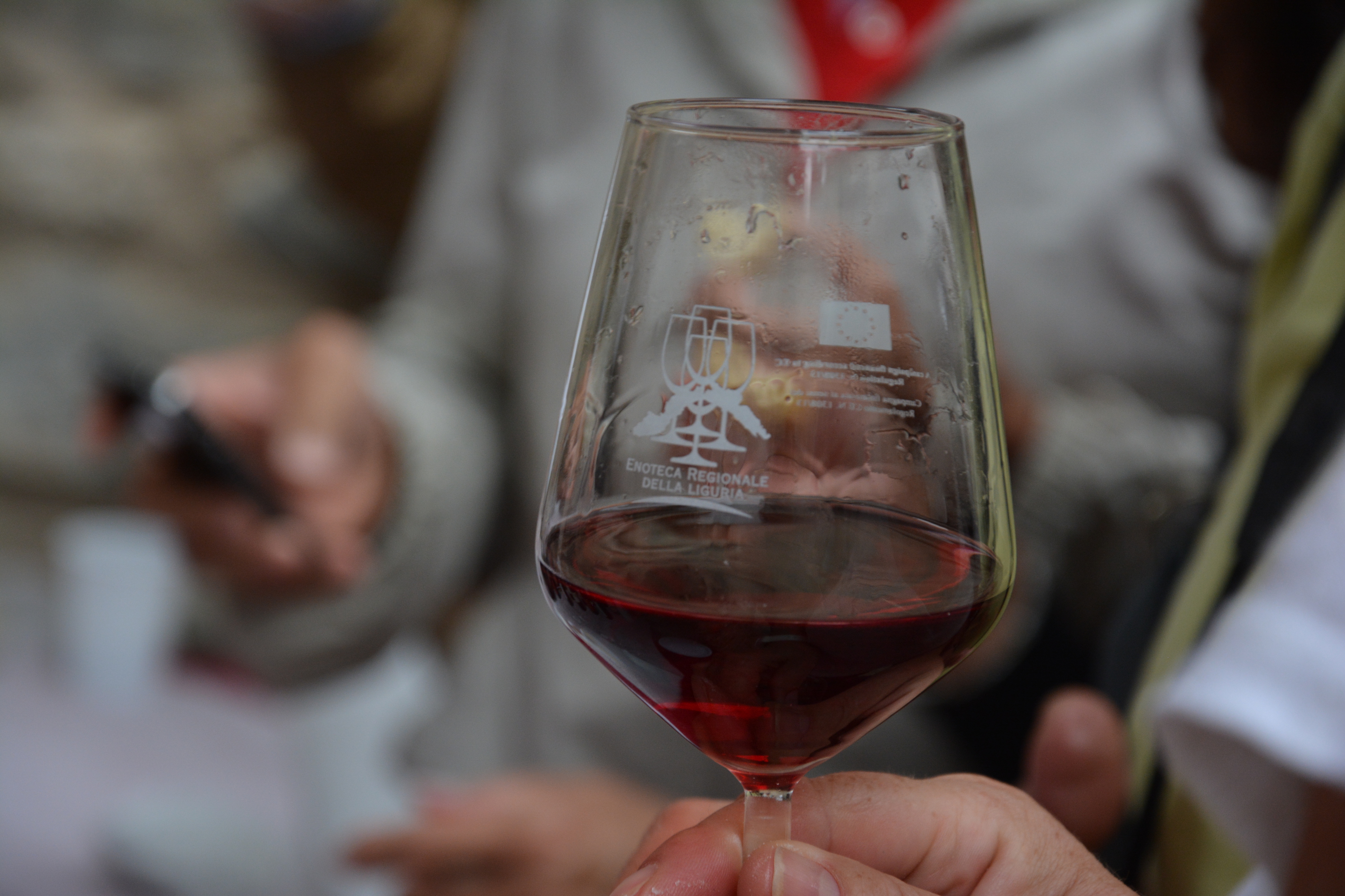 Vino, olio e basilico alla Milano Wine Week per promuovere la Liguria 