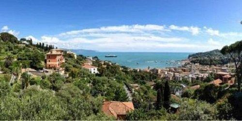 Meteo in Liguria, sole e cielo sereno: vento forte da Nord
