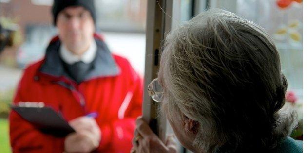 Genova: si fingono addetti comunali per estorcere denaro ad un'anziana, denunciati