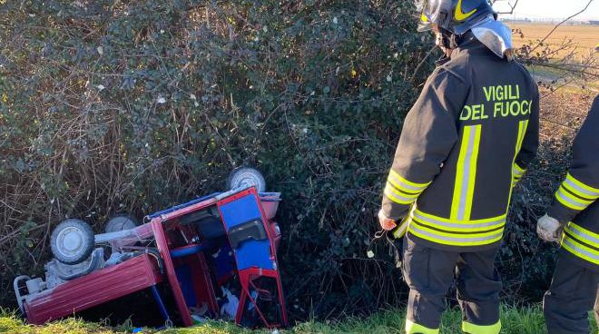 Val Graveglia, in una scarpata con l'Apecar: anziano rinvenuto morto dopo tre ore