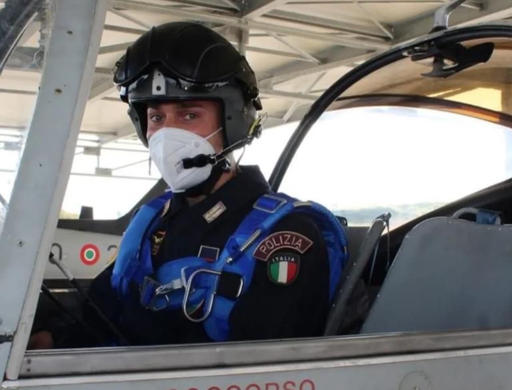 Dalla Questura di Genova l'unico agente capace di completare l'addestramento al volo