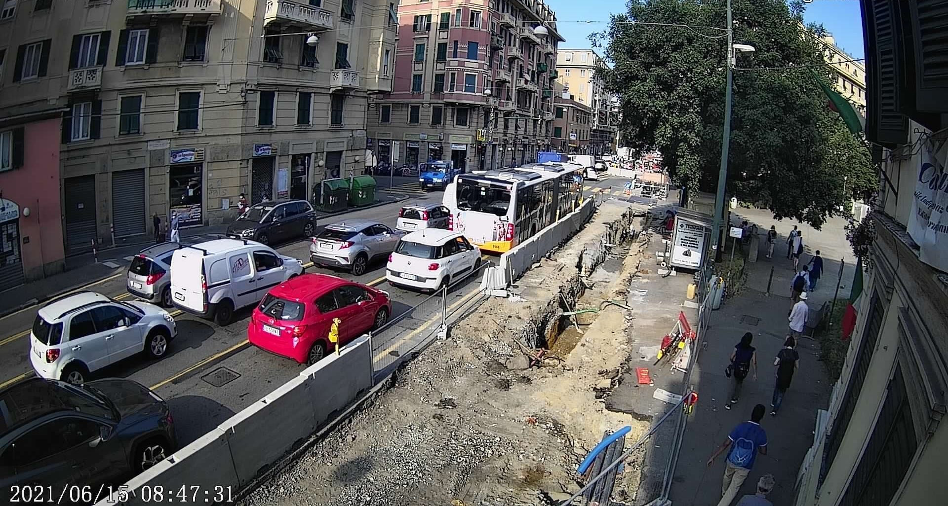 Senso unico alternato in via Cornigliano: dieci giorni di semaforo per la nuova rotatoria