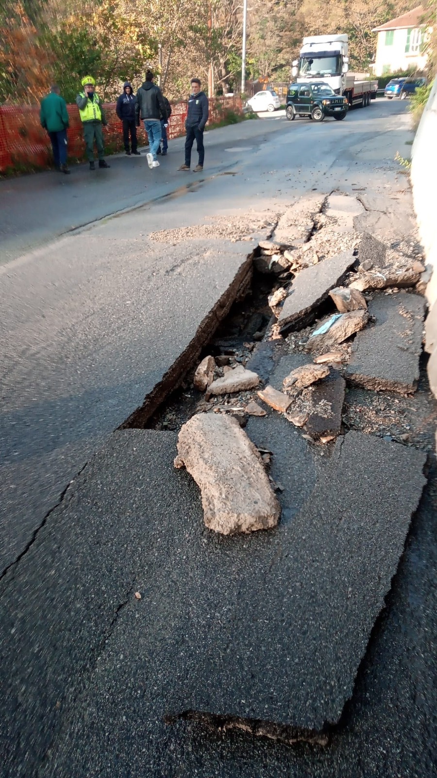 Campomorone: tubatura rotta, disagi sulla strada provinciale per Isoverde
